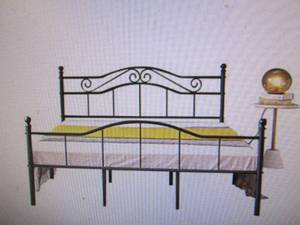 Mosis Metal Platform Bed - Queen ne...