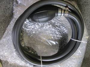 2 hand siphons...