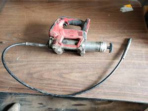 Milwaukee 18V Power Grease Gun
