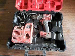Milwaukee 18v Drill, Battery Charger, Case