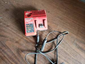 Milwaukee M12 and M18 Charger