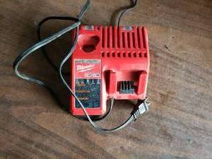 Milwaukee M12 and M18 Charger