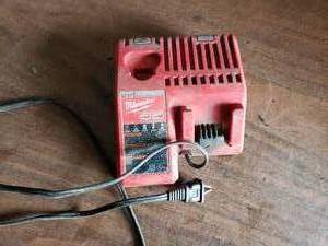 Milwaukee M12 and M18 Charger