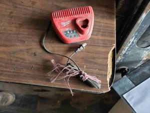 Milwaukee M12 Battery Charger