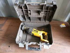 Dewalt Reciprocating Saw and NonMatching Case, No Battery