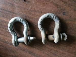 Lot of 2 34,  4 34 Ton Shackles