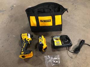 ATOMIC 20V MAX Lithium-Ion Cordless Impact Driver Kit by DEWALT  Customer Returns See Pictures