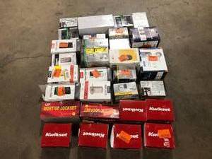 Lot of Door Knobs Various Models and Conditions  Customer Returns See Pictures