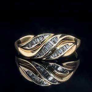 Diamond Baguette Cut Triple Channel Ribbon Estate Ring in Yellow Gold $1250 Retail