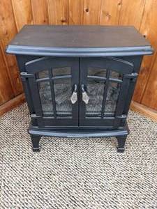 lot 18 image: Black Electric Fireplace Heater