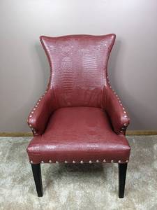 lot 9 image: Beautiful Red Armchair