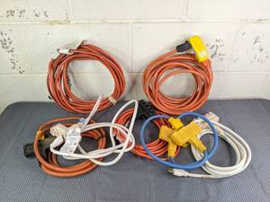 lot 71 image: Various Sized Extension Cords