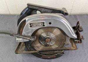 lot 54 image: Vintage Sears Craftsman 7 Circular Saw with DeWalt Case