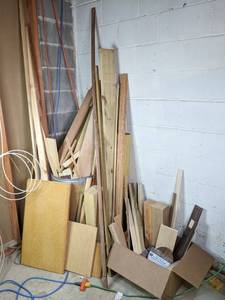 lot 125 image: Various Scrap Wood Pieces