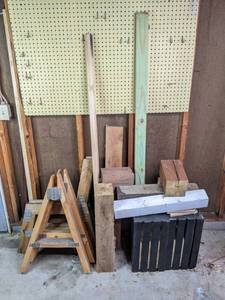 lot 124 image: Various Scrap Wood Pieces