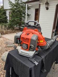 lot 5 image: Husqvarna Model 150 BT Backpack Leaf Blower