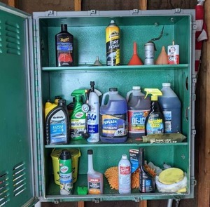 lot 136 image: Metal Wall Mountable Cabinet with Contents (Automotive Supplies)