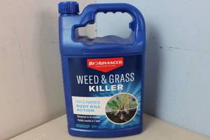 lot 82 image: NEW - BioAdvanced Weed and Grass Killer RTU Liquid 1 gallon (US) 687073041989 MSRP $26.99
