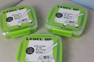 lot 110 image: NEW - 3 So Mine Sandwich Cointainers WDry Erase Lid Pen & Eraser Included 810748034782 MSRP $39.95