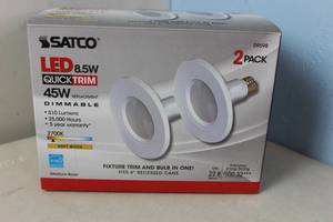 lot 136 image: NEW - Satco 45W Equivalent LED 8.5W Quick Trim Light Bulb - 2 Pk 045923095986 MSRP $17.99