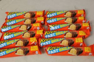 lot 392 image: Shelf Pull Candy - See Pictures