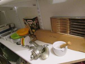 lot 59 image: Large assortment of Kitchen Helpers