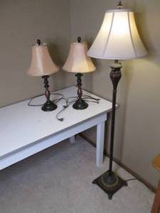 lot 75 image: Floor Lamps