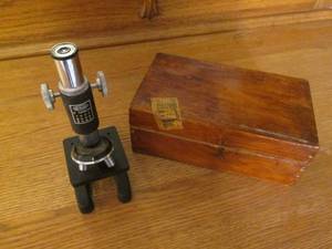 lot 77 image: Antique jewelry box