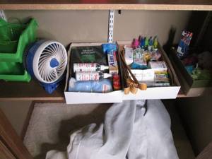 lot 80 image: personal care items