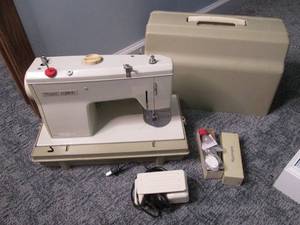 lot 96 image: Vintage Sears Kenmore Zig Zag Sewing Machine