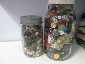 lot 129 image: Buttons