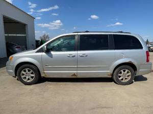 2008 Chrysler Town and Country Touring - 2 OWNERS