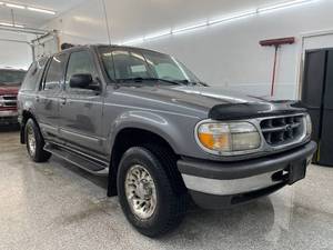 1998 Ford Explorer XLT - 2 OWNERS - 4X4