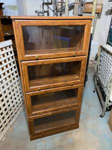 lot 15 image: Vintage Lawyers Bookcase - Lot 3