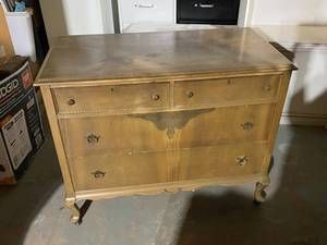 lot 23 image: Vintage Carved Oak Dresser