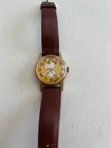 lot 10 image: Snoopy Vintage watch