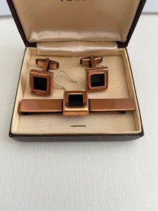 lot 19 image: Swank Vintage Cuff Link Set
