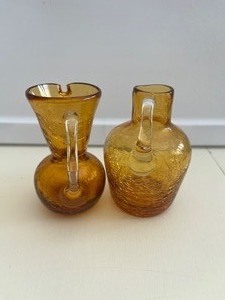 lot 28 image: Vintage Amber Glass Crackle Set