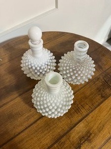 lot 32 image: Lot of White  Opal Hobnail Perfume Bottles