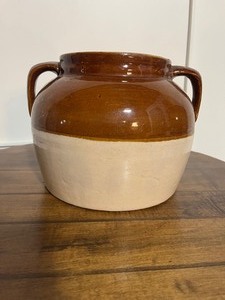 lot 36 image: Robinson Ransbottom Double Handle Stoneware Pot