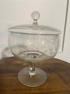 lot 50 image: Floral Patterned Glass Candy Dish