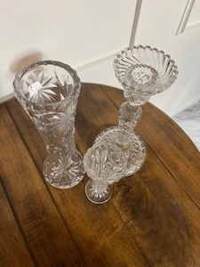 lot 73 image: Lot of 3 Vintage Glass Vases