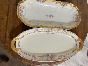 lot 80 image: Lot of 3 Vintage Trinket Trays