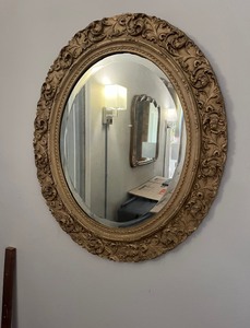 lot 14 image: Antique Wood Gold Oval Mirror