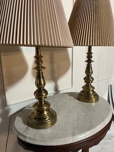 lot 31 image: Mid Century Pair of Stifel Brass Lamps