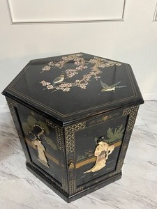 lot 45 image: Vintage Asian Mother of Pearl Side Table