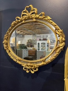 lot 44 image: Vintage Italian Gold Oval Mirror