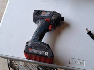 lot 168 image: Bosch Impactor 18V Impact Wrench with Battery