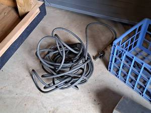 lot 184 image: 300-PSI Air Hose with Chuck, Plastic Crate