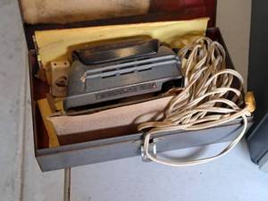 lot 189 image: Vintage Sears Vibrating Sander 110.27130